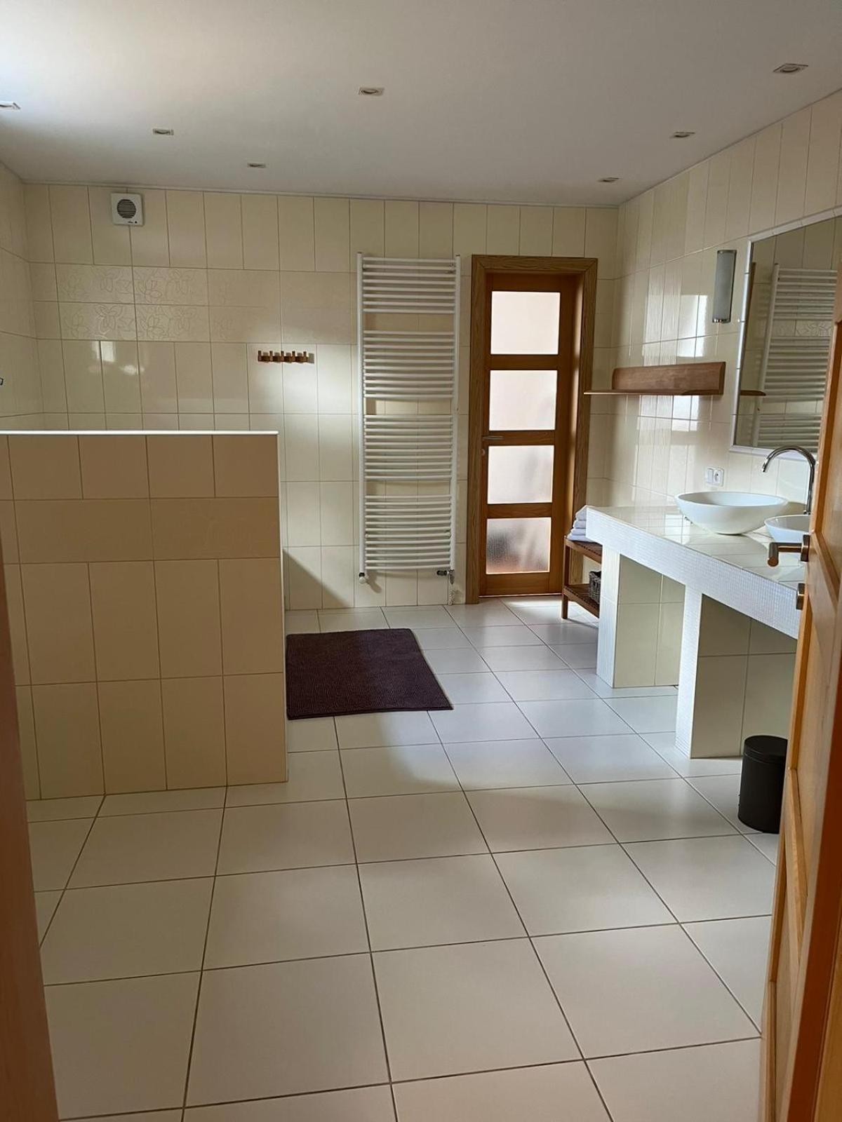 Apartman Pod Klasterem Румбурк Екстериор снимка