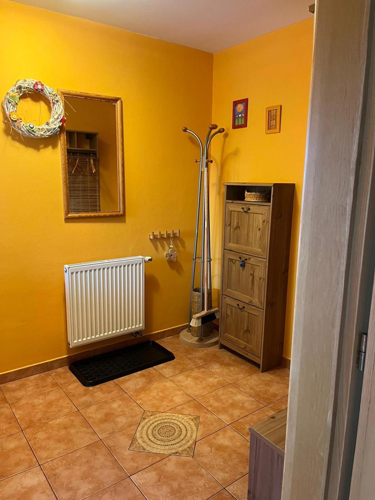 Apartman Pod Klasterem Румбурк Екстериор снимка