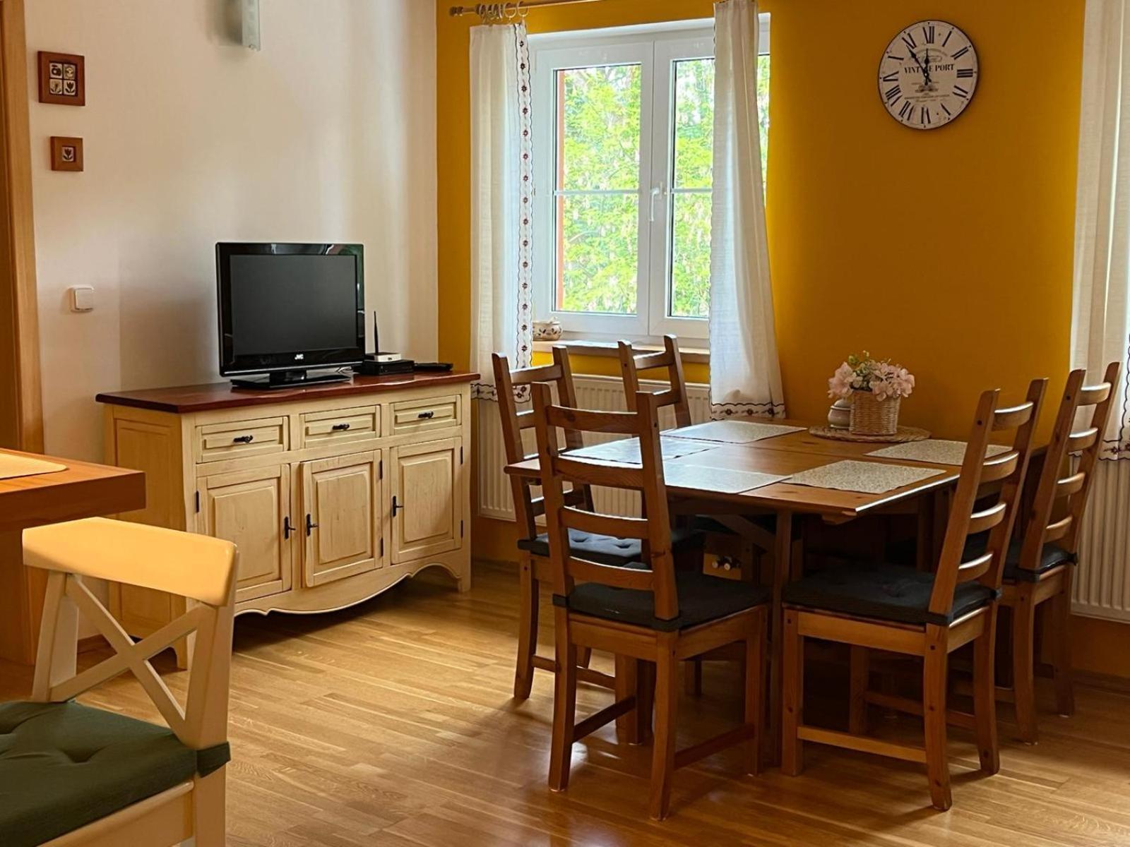 Apartman Pod Klasterem Румбурк Екстериор снимка