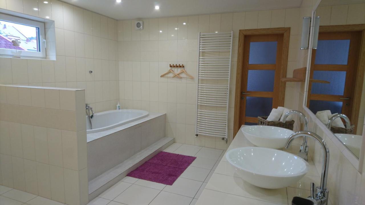 Apartman Pod Klasterem Румбурк Екстериор снимка